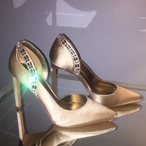 NEW Nine West Champagne